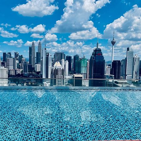Regalia Suites 424 Куала Лумпур Екстериор снимка
