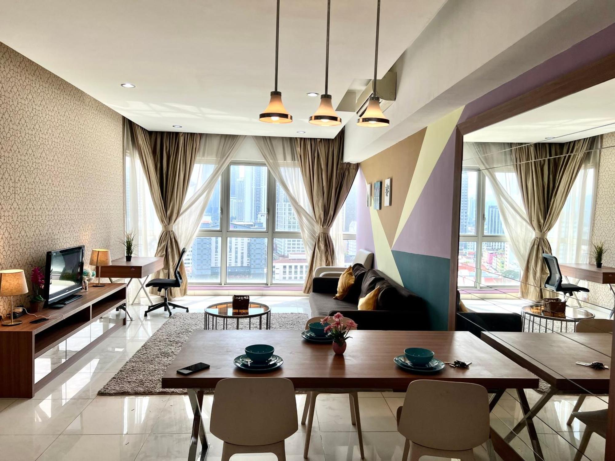 Regalia Suites 424 Куала Лумпур Екстериор снимка