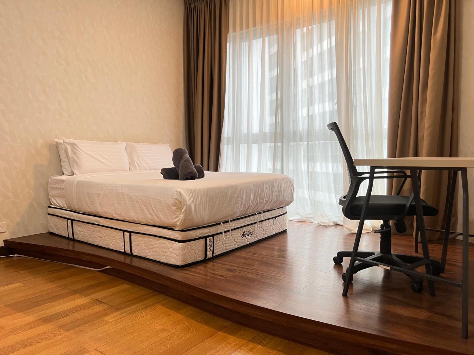 Regalia Suites 424 Куала Лумпур Екстериор снимка