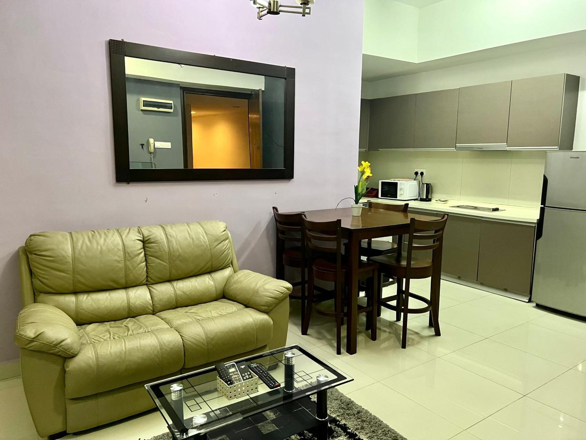 Regalia Suites 424 Куала Лумпур Екстериор снимка