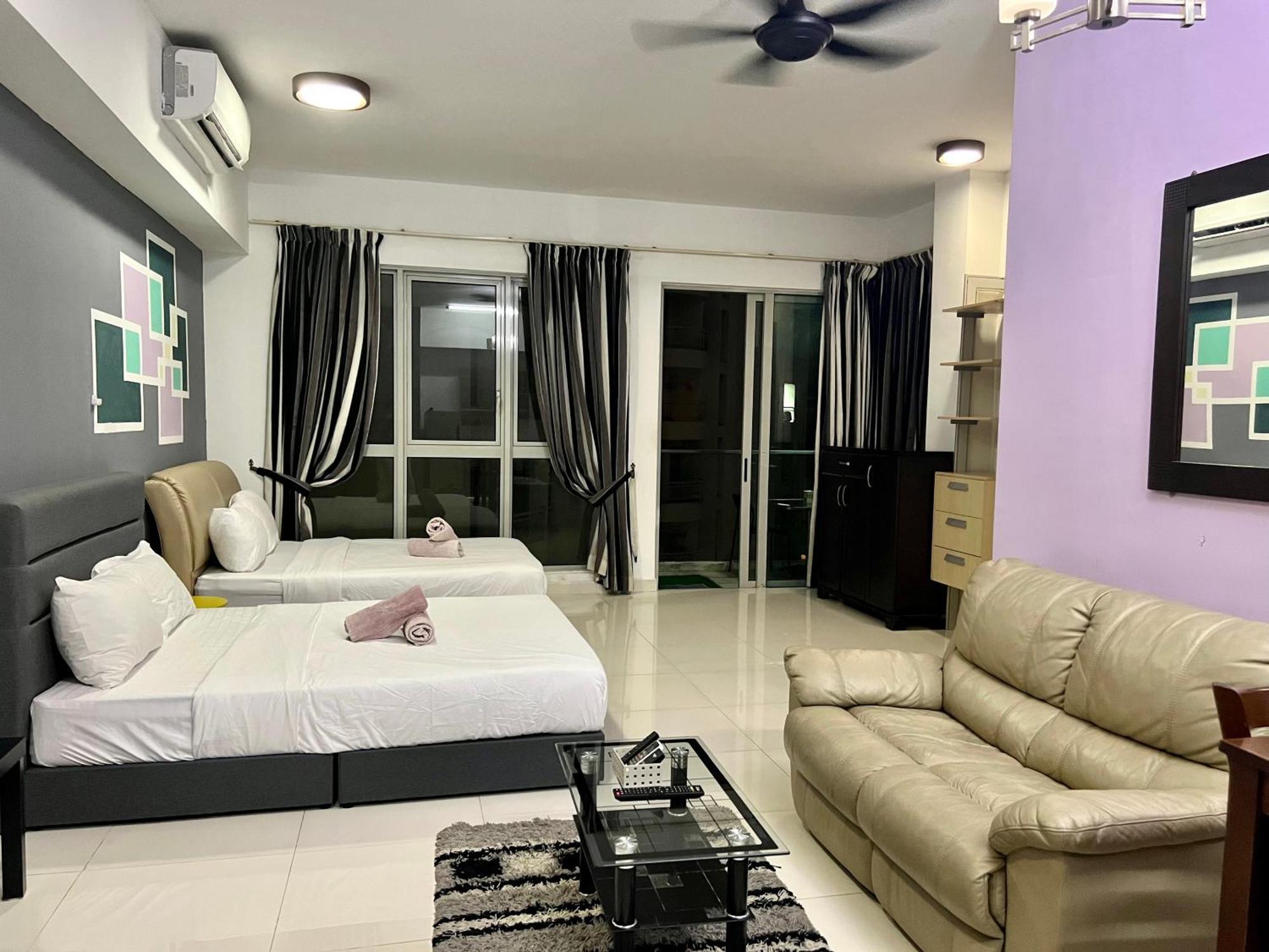 Regalia Suites 424 Куала Лумпур Екстериор снимка