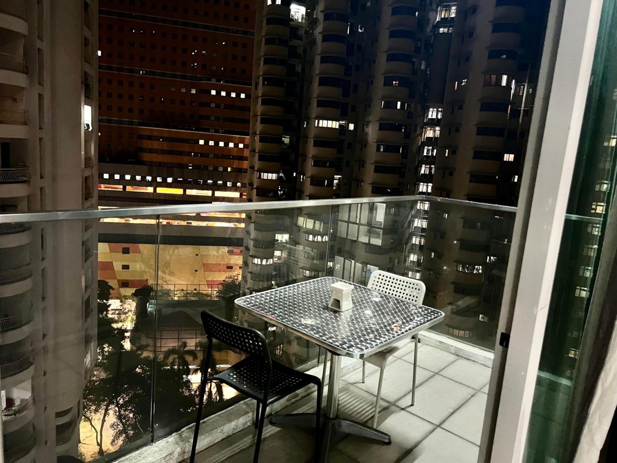 Regalia Suites 424 Куала Лумпур Екстериор снимка
