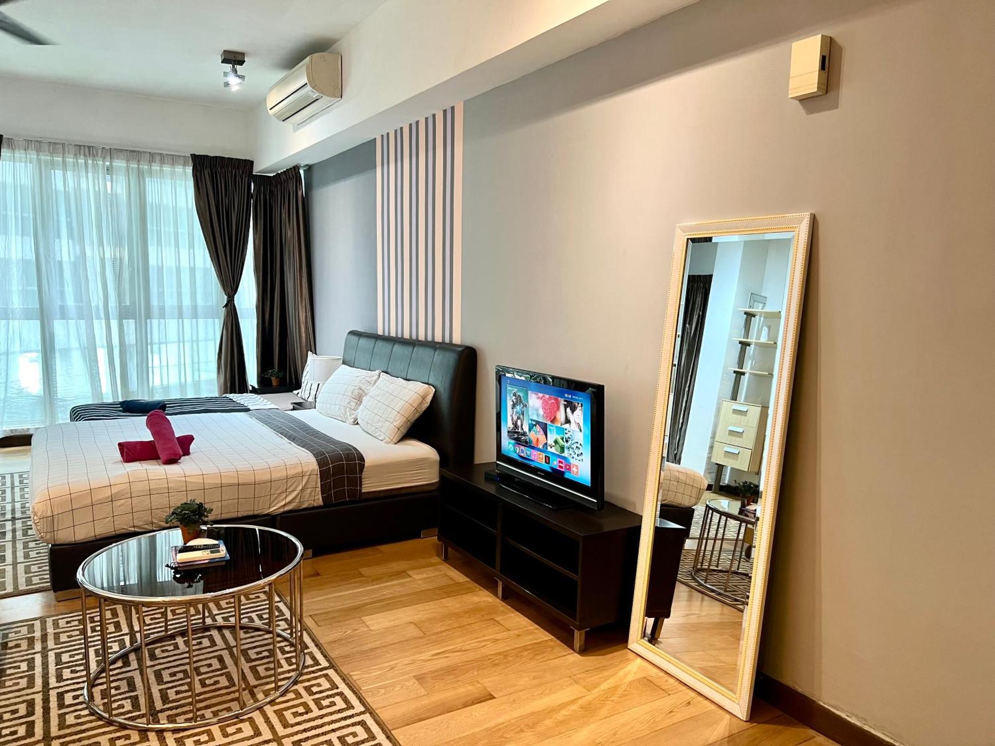 Regalia Suites 424 Куала Лумпур Екстериор снимка