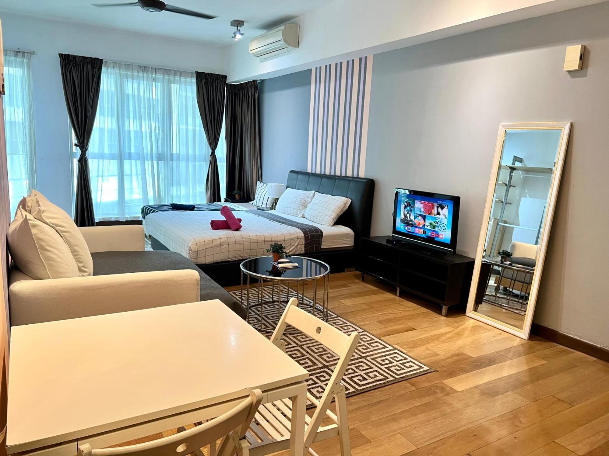 Regalia Suites 424 Куала Лумпур Екстериор снимка
