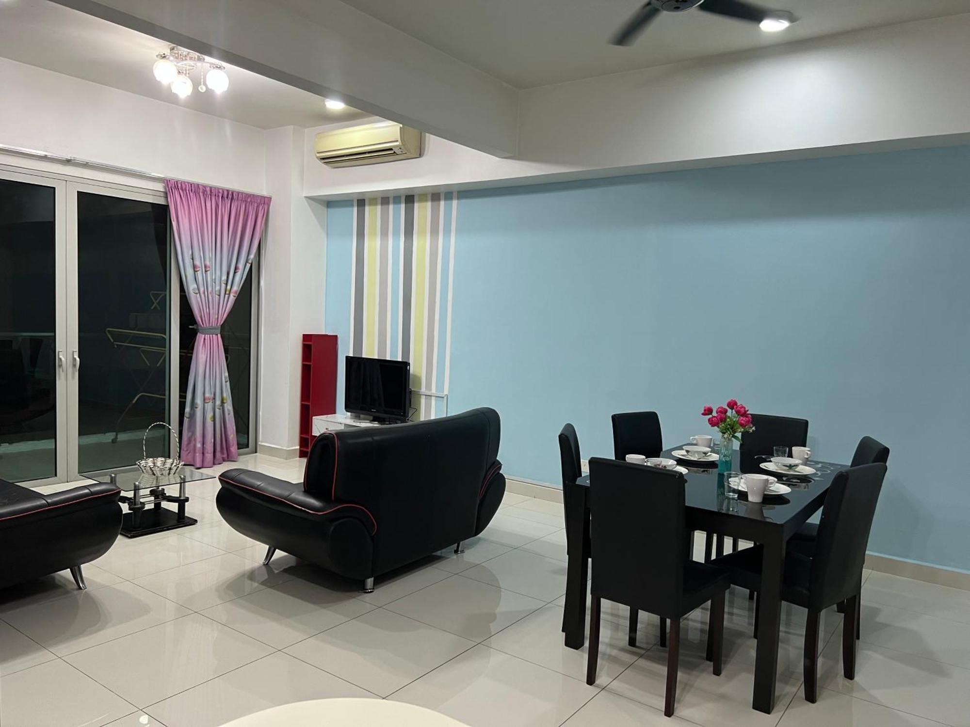 Regalia Suites 424 Куала Лумпур Екстериор снимка