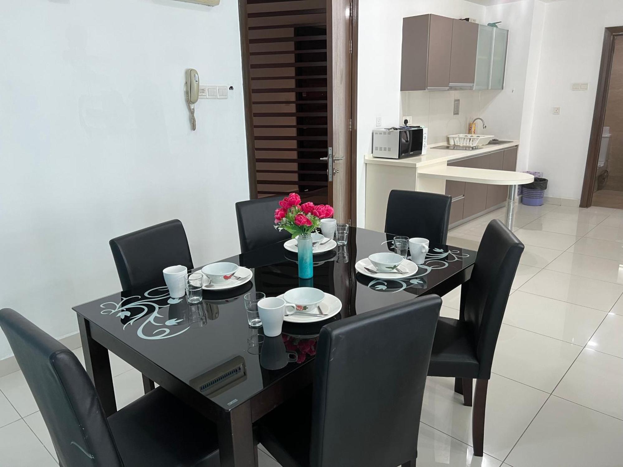 Regalia Suites 424 Куала Лумпур Екстериор снимка