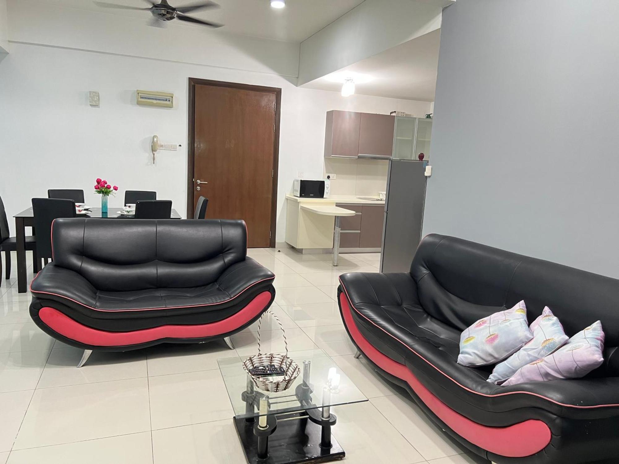 Regalia Suites 424 Куала Лумпур Екстериор снимка