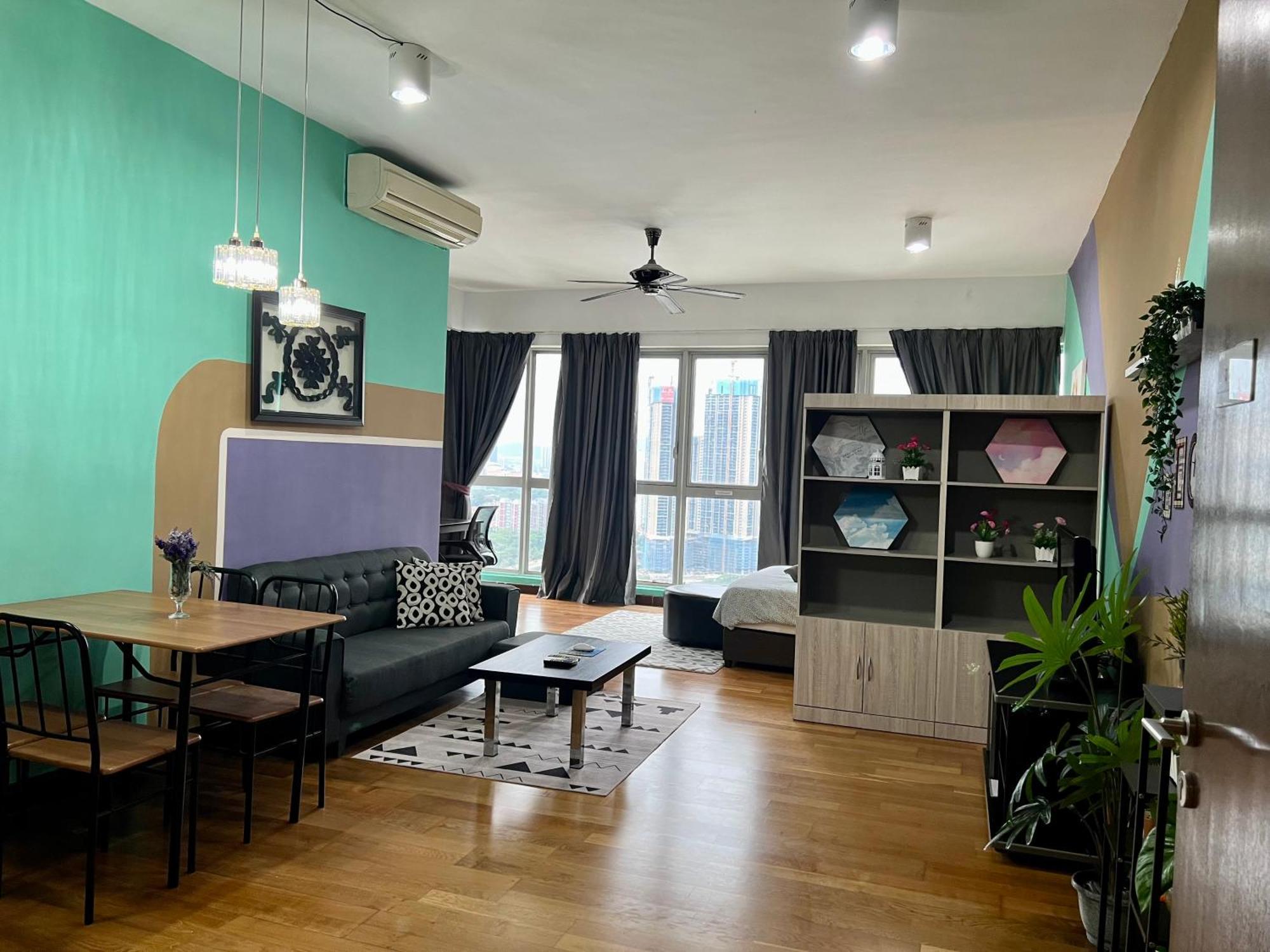 Regalia Suites 424 Куала Лумпур Екстериор снимка