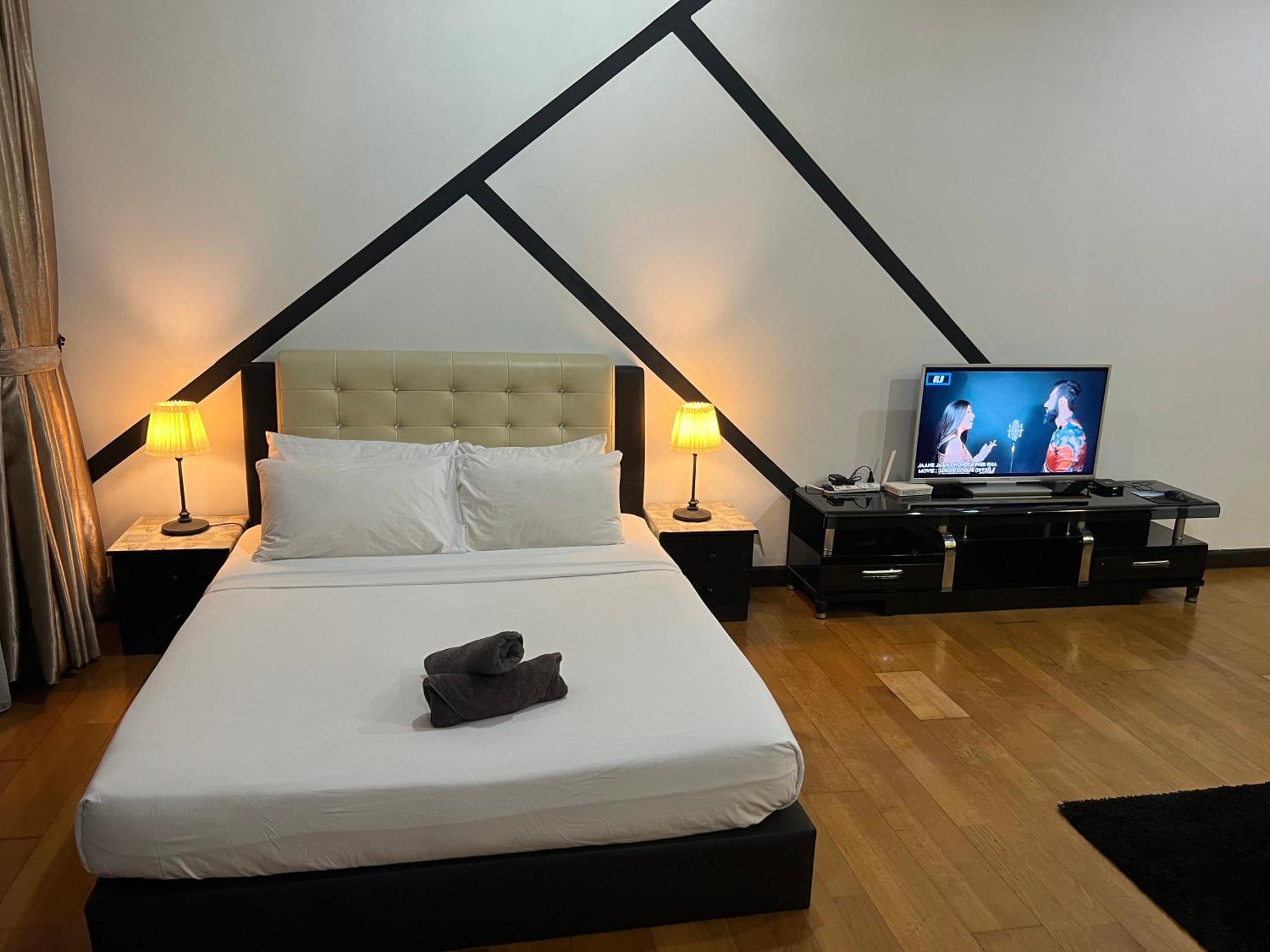 Regalia Suites 424 Куала Лумпур Екстериор снимка