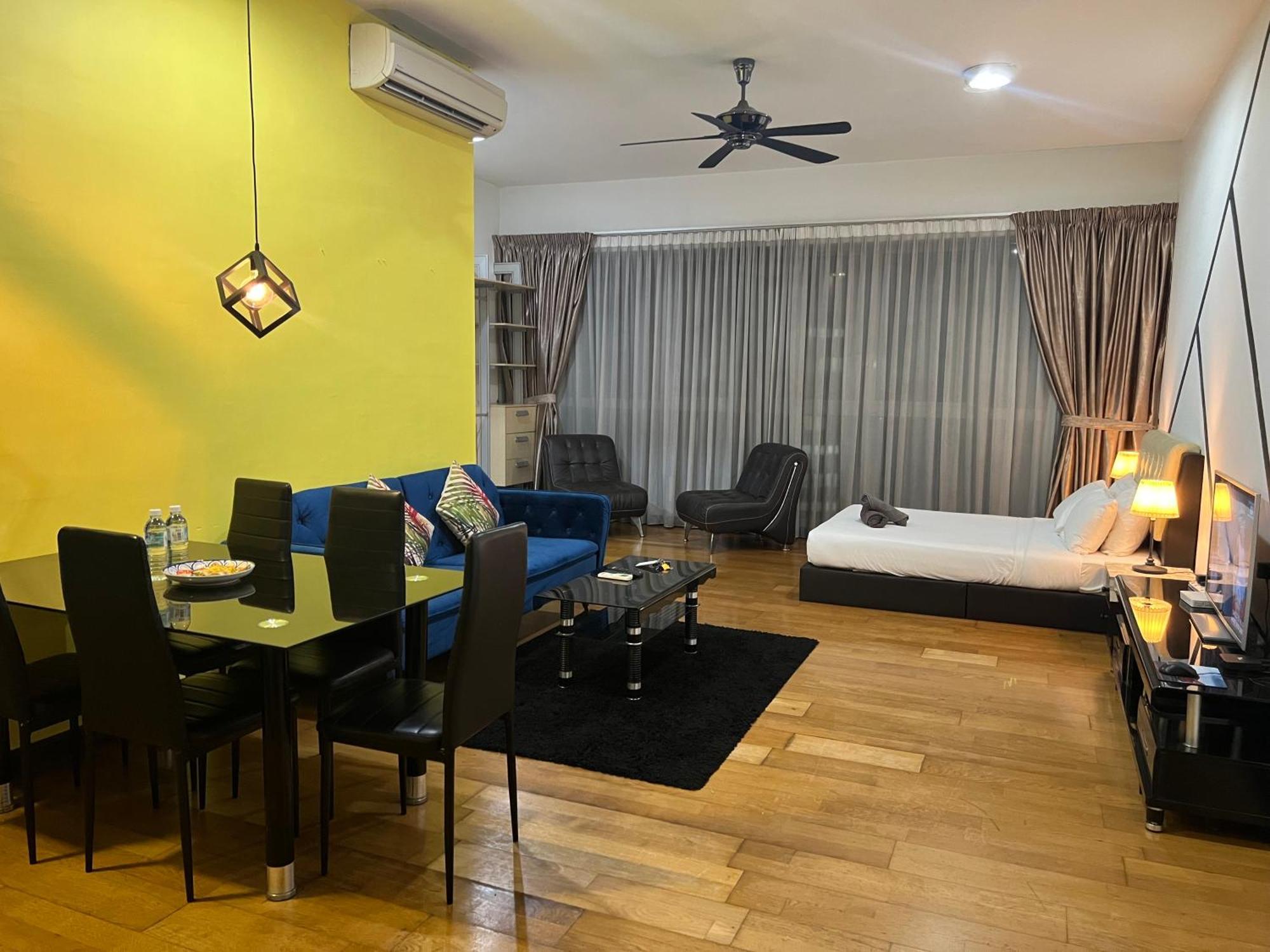 Regalia Suites 424 Куала Лумпур Екстериор снимка